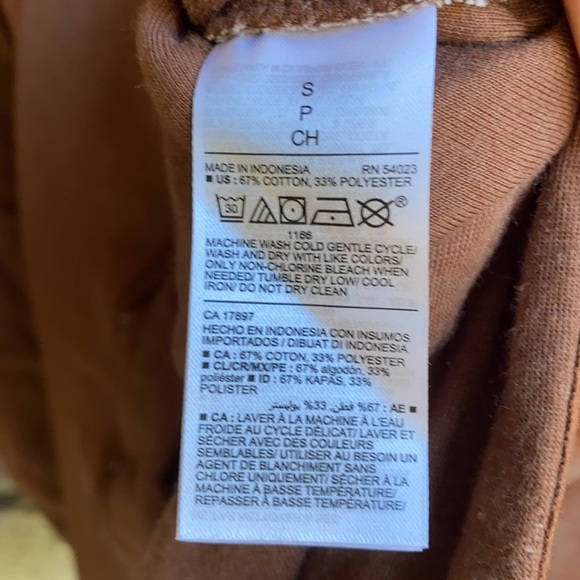 Old Navy Oversized Quilted Sweater - Picture 9 of 9